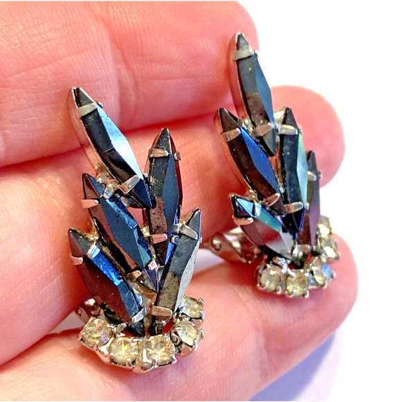 Clip On Earrings Silvertone Smoky Black Marquis Rhinestones Vintage Mid Century - Picture 5 of 6